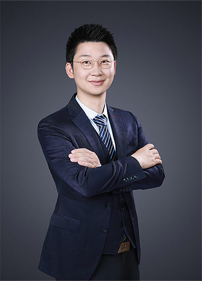 小朱薛晨全身.png